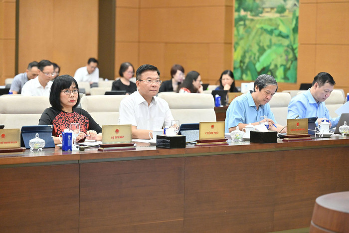 Đại diện các Bộ ngành tham dự phiên họp. Ảnh: quochoi.vn Đại diện các Bộ ngành tham dự phiên họp. Ảnh: quochoi.vn