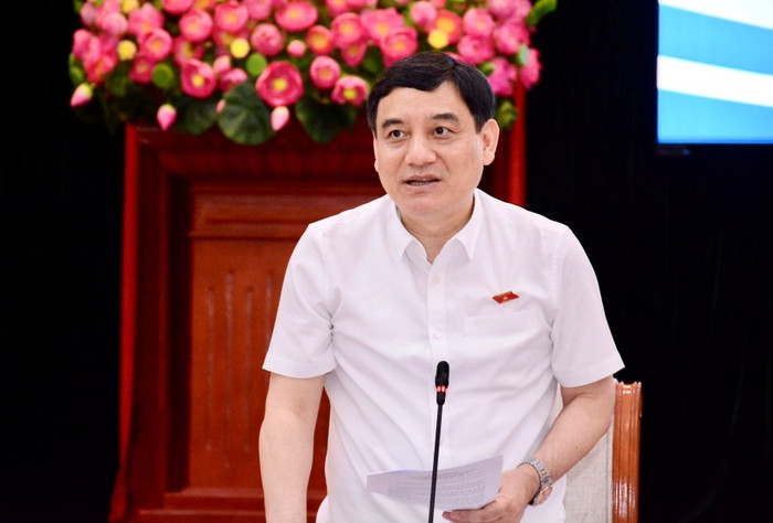 Ông Nguyễn Đắc Vinh, Chủ nhiệm Ủy ban Văn hóa và Xã hội của Quốc hội chia sẻ tại tọa đàm. Ảnh: Nguyễn Mạnh Ông Nguyễn Đắc Vinh, Chủ nhiệm Ủy ban Văn hóa và Xã hội của Quốc hội chia sẻ tại tọa đàm. Ảnh: Nguyễn Mạnh