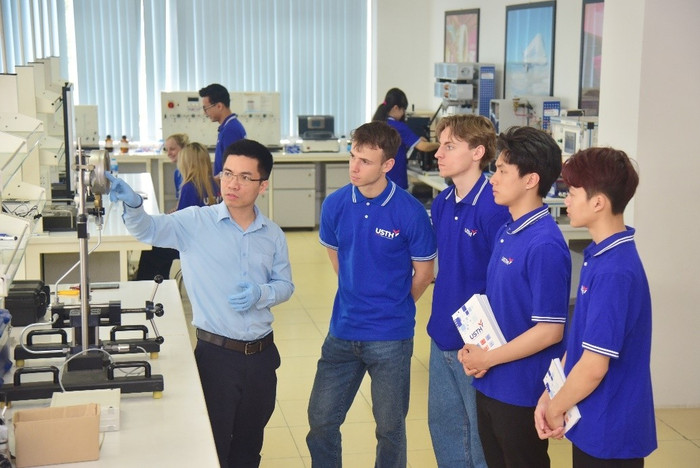 Ảnh minh họa: Sinh viên Trường Đại học Khoa học và Công nghệ Hà Nội