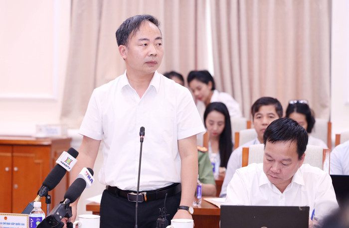 Giáo sư Nguyễn Ngọc Hà - Phó Cục trưởng Cục Quản lý chất lượng (Bộ Giáo dục và Đào tạo) trao đổi tại buổi họp báo. Ảnh: Trần Hiệp img-7592.jpg