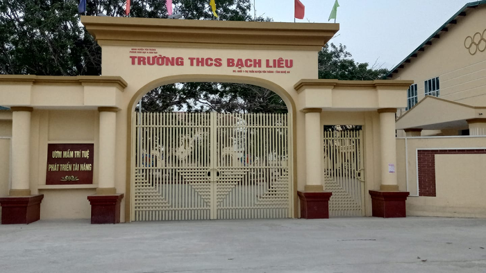 Cổng Trường Trung học cơ sở Bạch Liêu khang trang, sạch đẹp giữa trung tâm thị trấn Yên Thành (cũ), tỉnh Nghệ An. Ảnh: Nhà trường cung cấp.