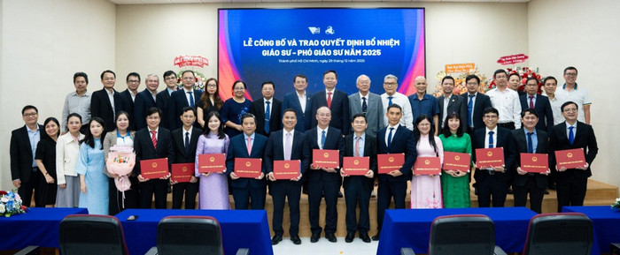 Trường Đại học Bách khoa, Đại học Quốc gia Thành phố Hồ Chí Minh trao quyết định bổ nhiệm giáo sư, phó giáo sư năm 2025. Ảnh: HCMUT