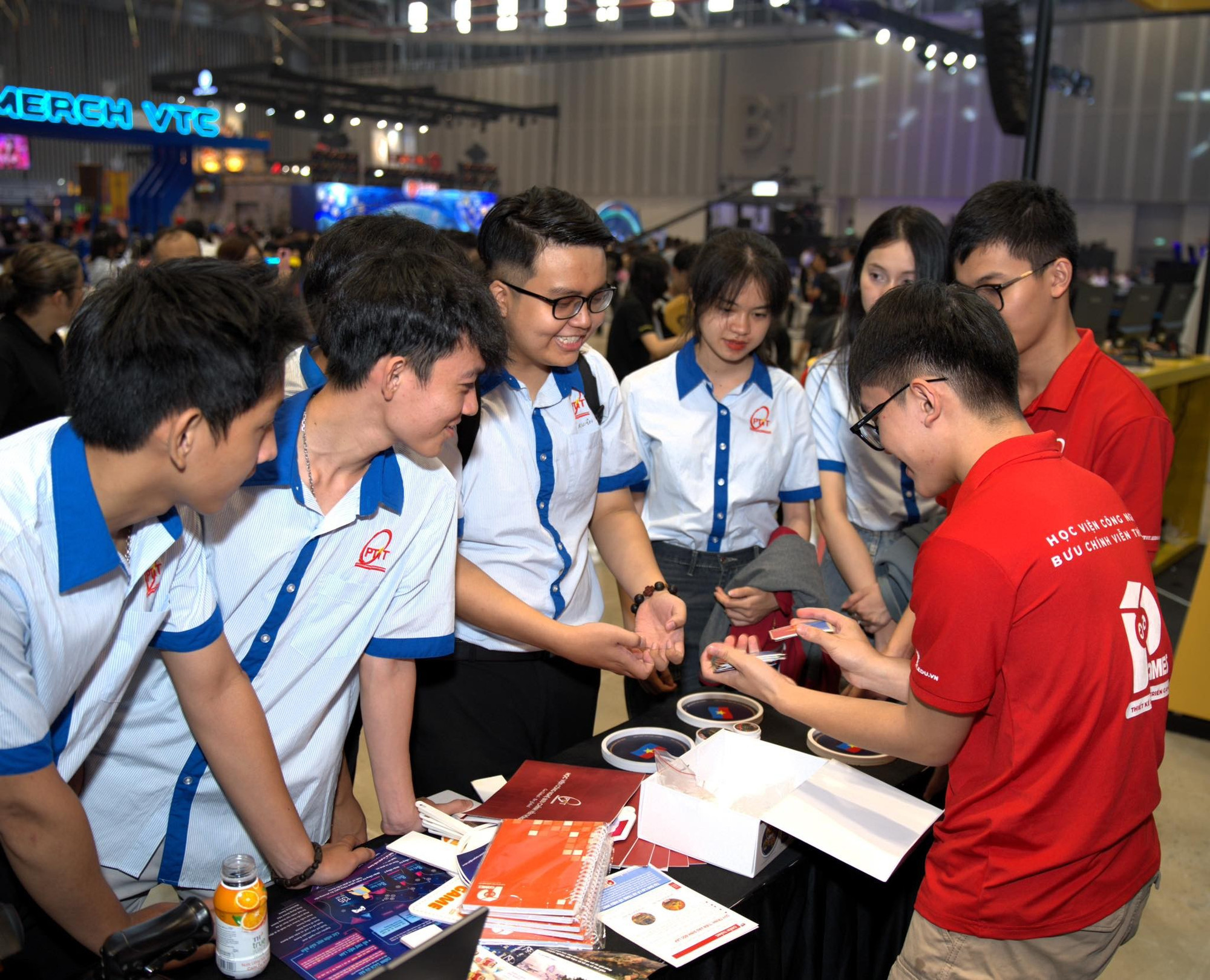 Sinh viên PTIT tham gia ngày hội Vietnam Gameverse 2025 tại thành phố Hồ Chí Minh. Ảnh: NTCC. 500228573-1145499860953671-6233424903620366833-n.jpg