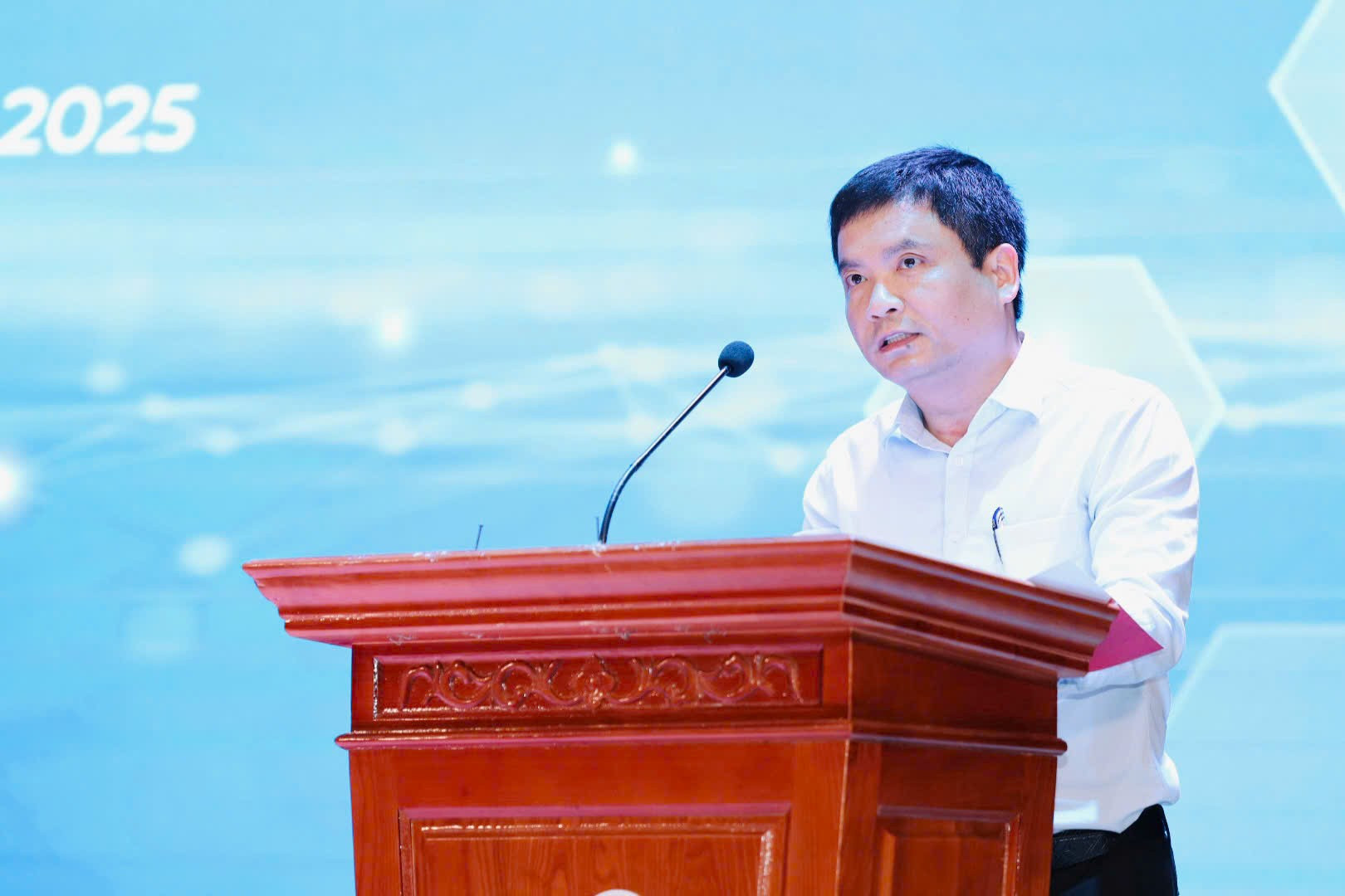 Phó Giáo sư, Tiến sĩ Đặng Hoài Bắc - Giám đốc Học viện Công nghệ Bưu chính Viễn thông. Ảnh: NTCC. 507931058-1160445016125822-6770419734979640938-n.jpg
