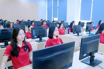 Sinh viên Học viện Chính sách và Phát triển trong một buổi học. Ảnh website nhà trường.