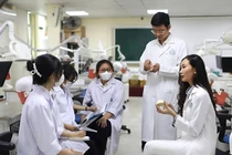 So sánh chỉ tiêu, điểm chuẩn, đội ngũ giảng viên của các cơ sở GDĐH đào tạo ngành Y khoa