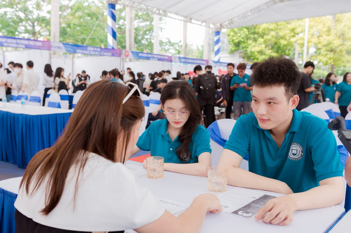 Tổ hợp xét tuyển và ngành học đa dạng tăng cơ hội cho thí sinh. truong-dai-hoc-cong-nghe-dong-a-tuyen-sinh-nam-2025-1.jpg