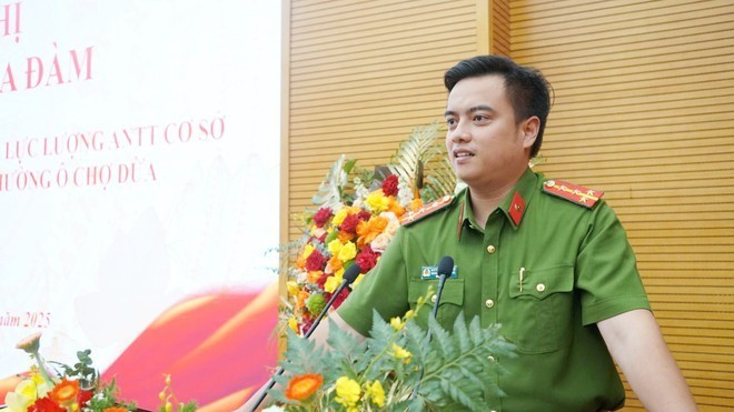 Đại úy Nguyễn Duy Tuấn Minh - Trưởng Công an phường Ô Chợ Dừa. Ảnh: Công an phường Ô Chợ Dừa cong-an-phuong-o-cho-dua-2.jpg