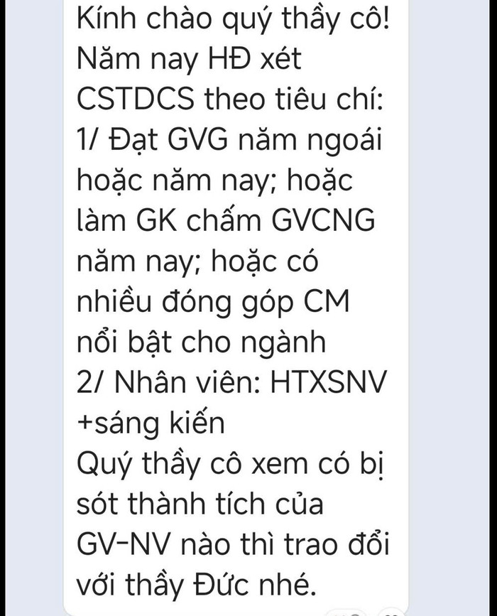 Cán bộ Phòng Giáo dục và Đào tạo thành phố Vũng Tàu nhắn tin thông báo về tiêu chí xét danh hiệu "Chiến sĩ thi đua cơ sở", khiến nhiều giáo viên thắc mắc. (Ảnh: NVCC) vung-tau-xet-danh-hieu-chien-si-thi-dua-co-so.jpg