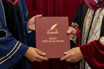 Giáo sư danh dự, Tiến sĩ danh dự có ý nghĩa tri ân cao quý, cần được sử dụng đúng bản chất