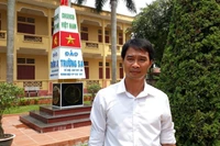 Thầy hiệu trưởng tổ chức dạy phụ đạo miễn phí và “phổ cập” bơi cho học sinh
