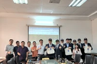 Doanh nghiệp trong trường ĐH: Vừa tạo ra nguồn thu vừa mang lại lợi ích cho SV