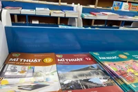 Trường học rà soát các loại sách giáo khoa, nhằm phát hiện sách giả, lậu