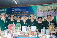 Vì sao sinh viên ĐH Công thương TPHCM chọn khởi nghiệp dự án về nui gạo ăn liền?