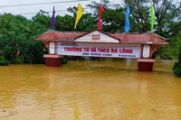 Lũ cuốn trôi phá hỏng trường lớp, thầy cô, học trò cần sách vở, đồ dùng học tập