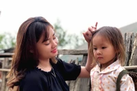 Hạnh phúc đơn sơ của giáo viên hợp đồng lương 3 triệu: xa trò em nhớ lắm