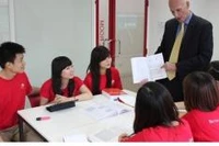 Du học trực tuyến & và du học truyền thống