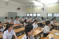 Covid-19 vào đề thi Văn, thí sinh đánh giá nội dung thời sự, tương đối "dễ thở"