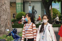 Vì sao Trường Đại học Y Dược Thành phố Hồ Chí Minh vẫn để sinh viên đi học?