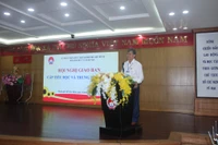 Để xảy ra các khoản thu phản cảm: Hiệu trưởng không thể nói không biết