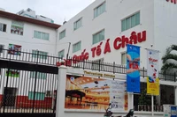 Hàng nghìn phụ huynh ký tên phản đối Trường Quốc tế Á Châu tăng học phí