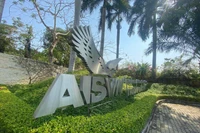 Tư vấn chỉ có 'hoa hồng' và "nhà giàu cũng khóc" của phụ huynh trường quốc tế