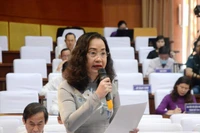 Hiệu trưởng xuống dạy phụ đạo lớp 1 mới thể hiện rõ vai trò người đứng đầu