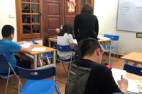 Thông tư mới về dạy thêm sẽ chấm dứt chuyện học thêm "tự nguyện" nhưng bức xúc