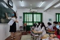 Đánh giá viên chức cuối năm, hiệu trưởng "nâng lên đặt xuống" lo GV tâm tư