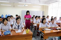 Giữ hạng, thăng hạng giáo viên gian nan và tốn kém, lương chưa chắc tăng ngay