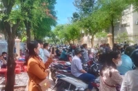 Thi vào 10: Học sinh căng thẳng, cha mẹ, thầy cô hồi hộp không kém