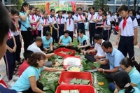 Tết, sao thầy cô lại ra bài tập cho học trò của mình?