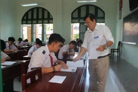 Chỉ cần cấm giáo viên ôn/luyện thi đi chấm thi học sinh giỏi, sẽ công bằng