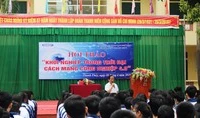 Cho em hỏi học sinh làm nhiều bài tập về nhà có ích cho giáo dục Việt Nam không?