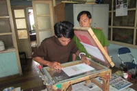 Triệt phá đường dây làm giấy tờ và con dấu giả tinh vi