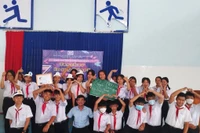 Nụ cười của học sinh là động lực để thầy giáo 9X thêm yêu nghề