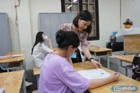 Không điều chỉnh lịch thi tốt nghiệp THPT có lợi cho cả học sinh lớp 9 và lớp 12