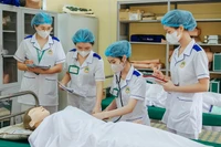 Trường đại học nói gì về đề xuất miễn học phí cho sinh viên y, dược?