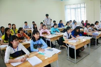 Kiến nghị học sinh DTTS có học lực Khá trở lên cũng được khen thưởng