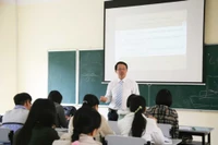 Có nên quy đổi theo thang điểm thay vì số lượng bài báo khi mở đào tạo Ths, TS?