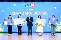 Trường ĐH Văn Hiến công bố chương trình học bổng “Kết nối tinh hoa – Khuyến tài”