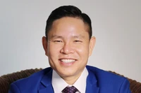 "Phổ cập" tiếng Anh như thế nào?