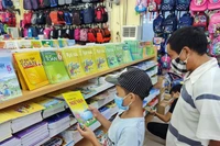 NXB Giáo dục lập đường dây nóng hỗ trợ phụ huynh, học sinh mua sách giáo khoa