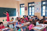 Dạy môn Tin học đối với lớp 3: Có nơi 60 HS nhưng trường chỉ có 3 bộ máy tính