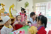 Sau 10 năm triển khai Chương trình Giáo dục mầm non: Lương giáo viên vẫn thấp