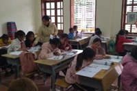 Cô giáo Hà Nội vượt đỉnh Pù Sâng để dạy tiếng Anh cho học trò ở Sơn La