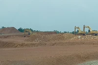 Công sức của tiền nhân và hành vi của hậu thế tại hồ Đại Lải