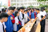 Tham quan hướng nghiệp cho học sinh nhiều nơi còn mang tính "cưỡi ngựa xem hoa"