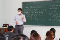 Lộ trình tăng tỉ lệ tiến sĩ đến năm 2025 ở dự thảo Chuẩn CS GDĐH là bất khả thi