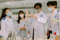 Tuyển sinh vào ngành Dược học, Hóa dược không xét môn Hóa học, trường ĐH nói gì?